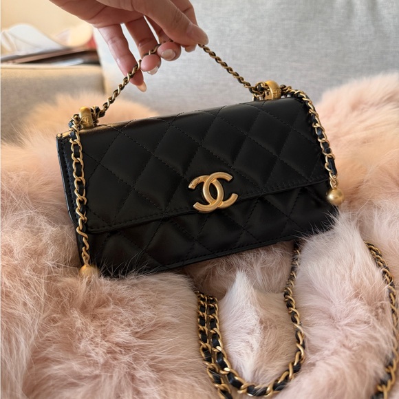 Chanel mini Flap bag with adjustable chain - Picture 2 of 12